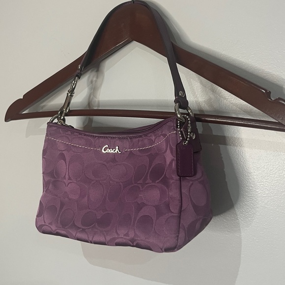Purple Coach Canvas “C” Vintage Handbag - Mint Condition - Picture 2 of 3